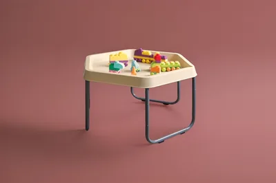 שולחן חול משושה עם רגלי מתכת <BR> 89X 80 סמ