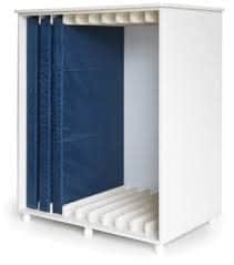 ארון מזרנים פתוח