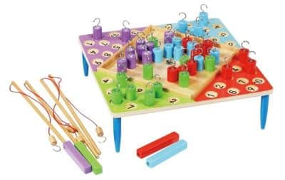 מיון מספרים וצבעים בעזרת חכה ל-4 משתתפים