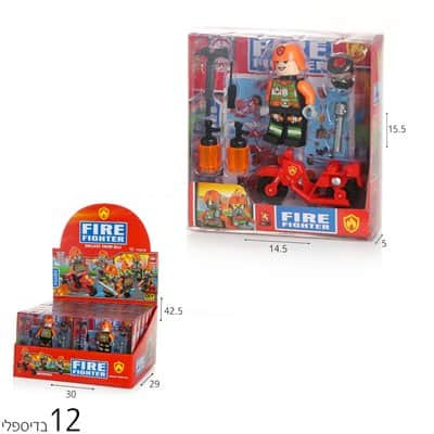 דמות כבאי עם אופנוע גדול