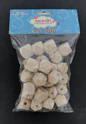 חרוז עץ משושה טבעי 27 יח