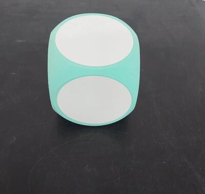 קוביה מחיקה 10 ס"מ <BR> ניתן לכתוב ולמחוק מספרים, אותיות ועוד