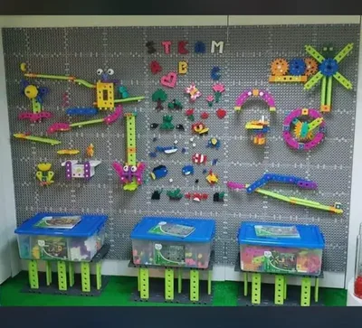 לוח פעילות לבניה גלגלי שיניים- משחט לוח קיר לגיגו <BR> ערכה של 205 חלקים עם 16 לוחות