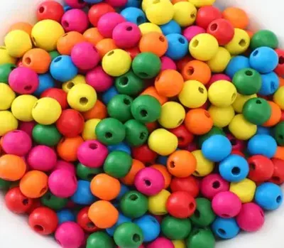 חרוזים מעץ צבעוני גודל 1 סמ <BR> 250 יח