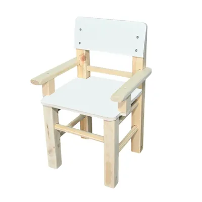 כיסא עץ עם ידיות