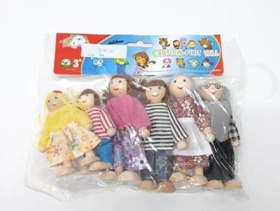 סט 6 דמויות משפחה מעץ לבית בובות